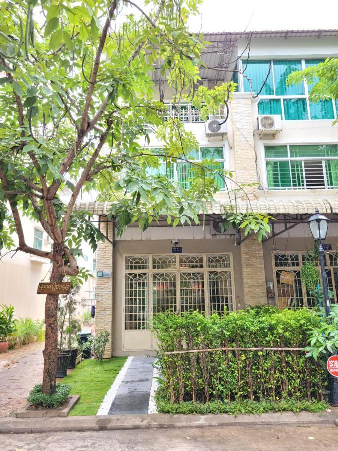 Hotel Yana House Phnom Penh Zewnętrze zdjęcie
