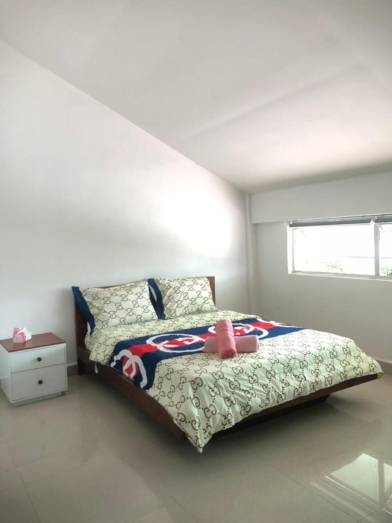 Hotel Yana House Phnom Penh Zewnętrze zdjęcie